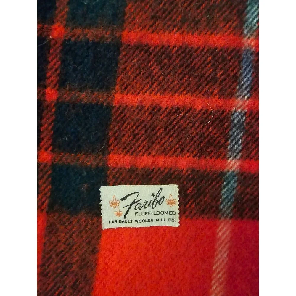 Faribo Fluff-Loomed Plaid Blanket By Faribault Woolen‎ Mill Co.